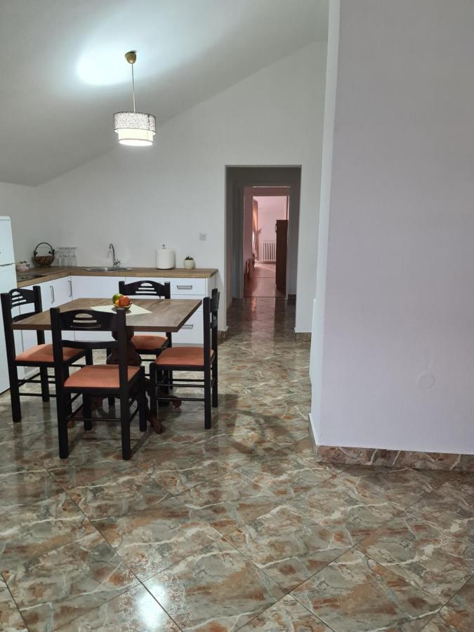 Js Apartmani Nikšić Kültér fotó