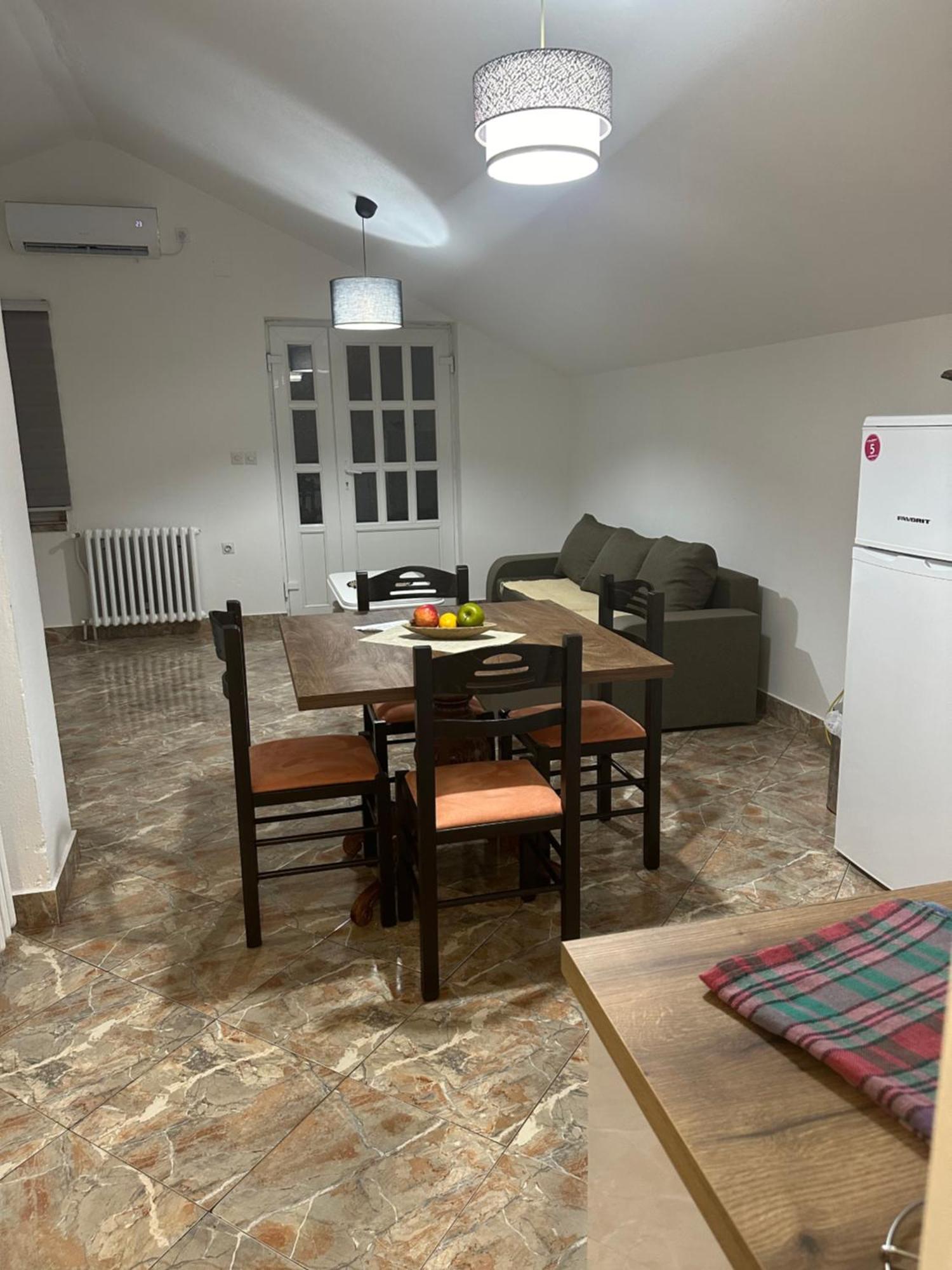 Js Apartmani Nikšić Kültér fotó